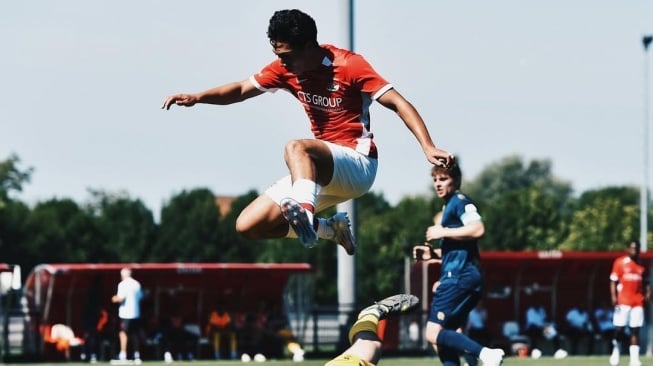 Dirumorkan Jadi Target PSSI, Pemain Keturunan Indonesia Julian Oerip Buka Suara Soal Ini (sumber: Instagram Julian Oerip)