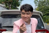 Steven Wongso resmi mualaf di penghujung bulan Ramadan 2025 (sumber: suara.com)