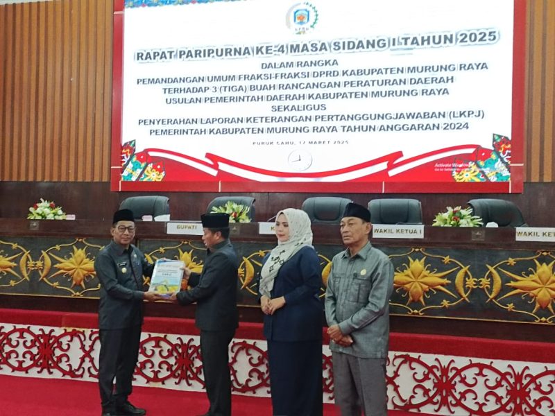 Bupati Mura Heriyus  Serahkan LKPJ Tahun 2024