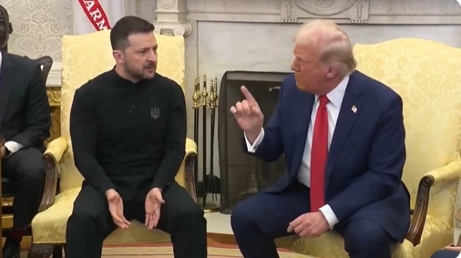 Presiden Ukraina Volodymyr Zelenskyy saat terlibat cekcok dengan Presiden Amerika Serikat Donald Trump di Ruang Oval. (sumber: suara.com)