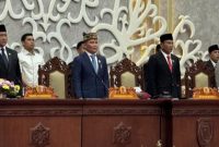 Ketua DPRD Kalteng Arton S Dohong bersama Gubernur H Agustiar Sabran, Wagub H Edy Pratowo dan Wakil Ketua I DPRD Kalteng Riska Agustin di ruangan rapat paripurna DPRD Kalteng, Rabu (5/3/2025). Foto:Istimewa