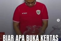 Sebuah video viral memperlihatkan indikasi kuat adanya kecurangan dalam proses drawing (undian) Liga 4 Indonesia. Foto:Tangkapan Layar