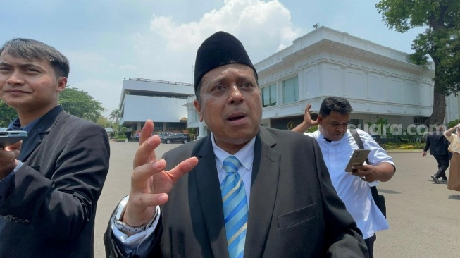 Haikal Hassan usai dilantik sebagai Kepala Badan Penyelenggara Jaminan Produk Halal (BPJPH) di Istana Negara (sumber: suara.com)