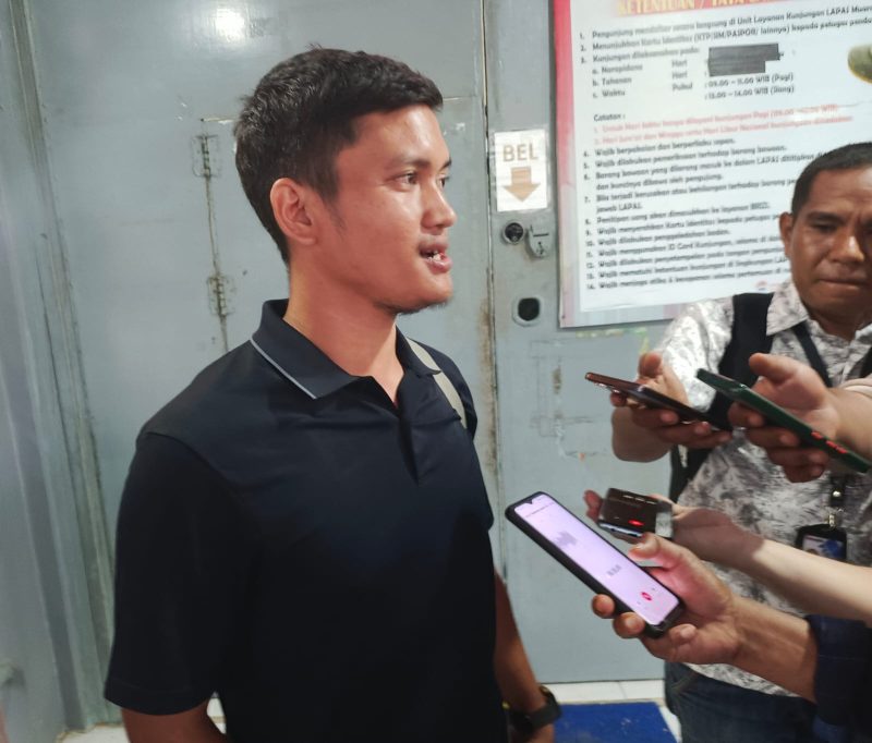 Penasehat hukum 3 tersangka politik uang, Jubendri Lusfernando. Foto: Melki/SuaraDayak.com