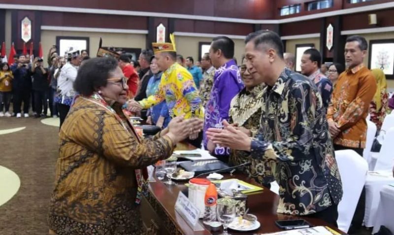Bupati Barito Utara (Barut), Kalteng, Muhlis didampingi Kepala Bapperida, Edi Kusumajaya dan jajaran mengikuti Musyawarah Rencana Pembangunan (Musrenbang) Rencana Kerja Pemerintah Daerah (RKPD) Provinsi Kalimantan Tengah (Kalteng) 2026 di Aula Jayang Tingang Kantor Gubernur Kalteng, Kamis, 10 April 2025. Foto: Diskominfosandi Barut