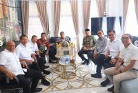 Bupati Tanah Laut (Tala), H Rahmat Trianto, turut hadir bersama para kepala daerah se-Kalsel dalam peresmian Gedung Baru Markas Komando (Mako) Badan Intelijen Negara Daerah (Binda) Kalsel di Banjarbaru, Kamis 10 April 2025. Foto: MC Tala