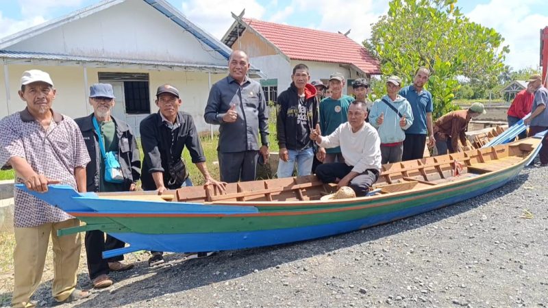 Anggota DPRD Kabupaten Kapuas, Kalimantan Tengah, H. Saferaniansyah mengapresiasi langkah Pemerintah Daerah yang telah menyalurkan bantuan perahu
