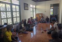 Guna menanggapi berbagai persoalan sengketa lahan dan upaya penataan ulang struktur koperasi, KUD Mukti Tama menggelar rapat pembentukan Panitia Inventarisasi Lahan yang dilaksanakan di Kantor KUD Mukti Tama, Desa Asri Mulya, Kecamatan Jorong, Kabupaten Tanah Laut, pada Rabu, 16 April 2025. Foto: M Lutfi Ashidiqi/1tulah.com