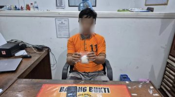 Tersangka berinisial ASN (44) ditangkap bersama barang bukti sabu 97,13 gram. Foto: Humas Polres Barut