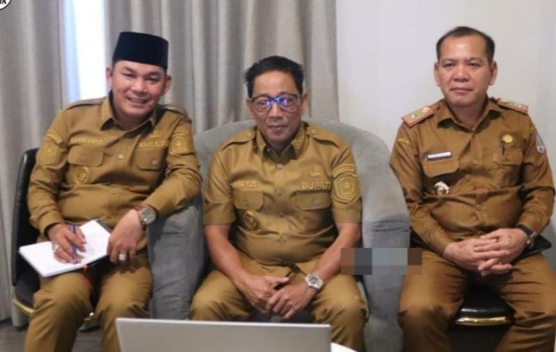 Bupati Mura Heriyus didampingi Wakil Bupati Rahmanto Muhidin saat mengikuti kegiatan entry meeting pemeriksaan Laporan Keuangan Pemerintah Daerah (LKPD) dan Laporan Keuangan Kementerian dan Lembaga (LKKL) tahun 2024, Selasa (15/04/2025) (Foto ; Diskominfo SP Mura)