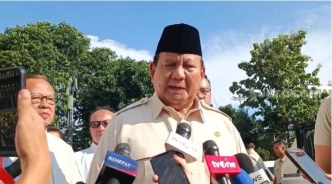 Presiden Prabowo Subianto melayat ke Uskup Petrus Turang. (Suara.com/Bagaskara)