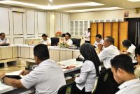 Bupati Kapuas, HM. Wiyatno, SP. Memimpin Rapat Persiapan Perkembangan Sekolah Rakyat Kabupaten Kapuas Tahun 2025. (Firmansyah/1tulah.com)