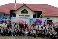 Dinas Pendidikan (Disdik) Kabupaten Barito Utara (Barut) menggelar kegiatan senam sehat bersama, dalam rangka memperingati Hari Pendidikan Nasional (Hardiknas), dilaksanakan di halaman Disdik setempat, Jumat (2/5/2025). Foto: Disdik Barut