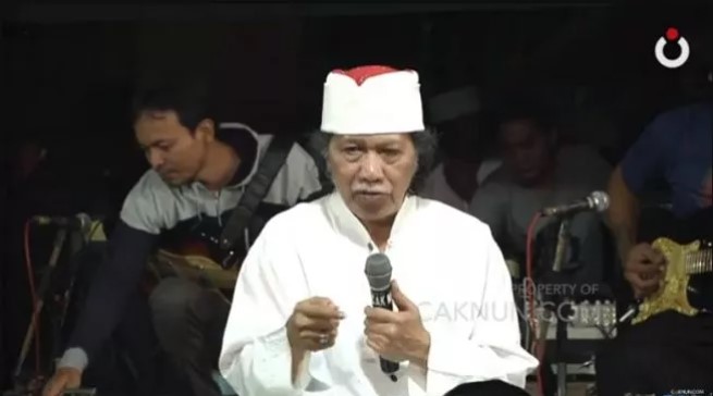 Emha Ainun Nadjib atau yang akrab dipanggil Cak Nun. [Youtube/Caknun.com]