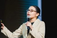 Gaya Prilly Latuconsina Ngajar Usia Jadi Dosen Tetap. (Instagram/prillylatuconsina96)