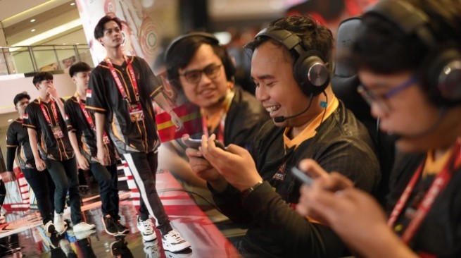 Kini di tengah pertumbuhan pesat industri game di Indonesia, dunia esports kini menjadi aspirasi nyata bagi jutaan anak muda.