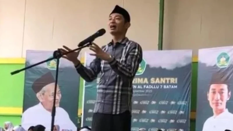 Anggota DPR RI, Aamuddin Dimyati Rois atau Gus Alam (sumber: Instagram : @alamudin.dr)