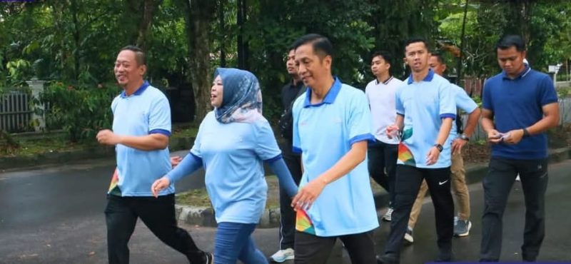 Pj Bupati Barut, Muhlis, turut menghadiri acara Bank Kalteng QRIS Fun Walk yang sekaligus merupakan Grand Launching fitur QRIS pada aplikasi Betang Mobile yang diselenggarakan oleh PT Bank Kalteng, Sabtu, 17 Mei 2025. Foto: Diskominfosandi Barut