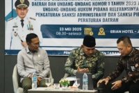 Pemerintah Kabupaten (Pemkab) Tanah Laut (Tala), menggelar Kuliah Umum Hukum bertema “Pengaturan Sanksi Administratif dan Sanksi Pidana dalam Peraturan Daerah Kabupaten Tanah Laut” di Erian Hotel Jakarta, Jumat, 23 Mei 2025. Foto: Forkopim Tala