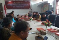 Komisi Pemilihan Umum (KPU) Kabupaten Barito Utara (Barut), Kalimantan Tengah, kembali menggelar Rapat Koordinasi (Rakoor) dan sosialisasi penyusunan visi, misi dan program bakal pasangan calon (Bapaslon), di Ruang Rapat KPU setempat, Selasa, 27 Mei 2025. Foto: Istimewa