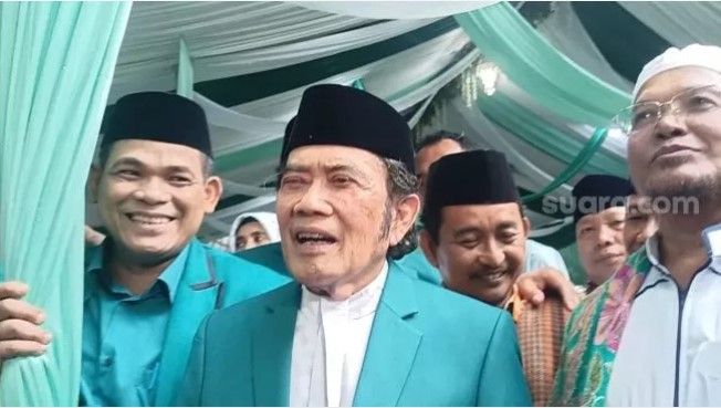 Rhoma Irama ungkap penyebab penyanyi dan pencipta lagu ribut Selasa (25/4/2023). [Suara.com/Rena Pangesti]