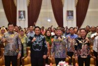 Bupati Kapuas H. Muhammad Wiyatno, S.P bersama Wakil Bupati Kapuas Dodo, S.P menghadiri kegiatan silaturahmi Gubernur dan Wakil Gubernur Kalimantan Tengah dengan Jajaran Pemerintah Kabupaten Kapuas, bertempat di Hall Rujab Bupati Kapuas, Jalan Jenderal Sudirman, Selasa (6/5/2025). Foto. Firman Syah/1tulah.com