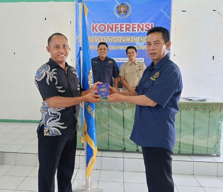 Agustinus Bole Malo Bersama Ketua PWI Kalimantan Tengah M. Zainal, SH. Foto : 1tulah.com/zakirin