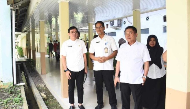 Bupati Kapuas, H. M. Wiyatno, S.P., melaksanakan kunjungan ke Rumah Sakit Umum Daerah dr. H. Soemarno Sosroatmodjo Kuala Kapuas, pada hari Rabu (12/03/2025). Foto.Firmansyah/1tulah.com