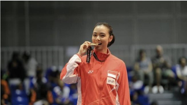 Atlet Wushu kenamaan, Lindswell Kwok, mengirim kritik pedas terhadap perlakukan pemerintah yang memberi hadiah jam tangan mewah ke para pemain Timnas Indonesia. Usai laga kontra China di Kualifikasi Piala Dunia 2026 zona Asia, masyarakat Tanah Air dihebohkan dengan kabar hadiah yang diberikan Presiden Prabowo Subianto untuk pemain Timnas Indonesia. ( Instagram )