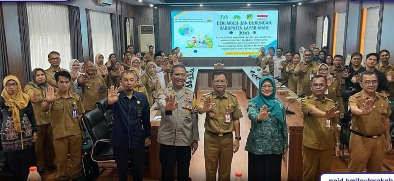 Pemkab Barito Utara (Barut), Kalimantan Tengah, menyatakan komitmennya dalam menciptakan lingkungan ramah anak melalui deklarasi dukungan pelaksanaan Kabupaten Layak Anak (KLA), yang digelar di Muara Teweh, pada Selasa, Juni 2025. Foto: Diskominfosandi Barut