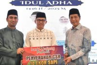 Usai melaksanakan Salat Iduladha 1446 Hijriah, Pj Bupati Barito Utara (Barut), Kalteng, Indra Gunawan, menggelar acara open house di rumah jabatan Bupati Barut, Jumat, 6 Juni 2025. Foto: Diskominfosandi Barut