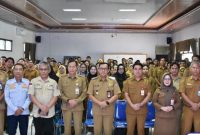 Pj Bupati Barito Utara (Barut), Kalimantan Tengah, Indra Gunawan, secara resmi membuka kegiatan orientasi dan pembekalan Calon Pegawai Negeri Sipil (CPNS) dan Pegawai Pemerintah dengan Perjanjian Kerja (PPPK) lingkup Badan Penanggulangan Bencana Daerah (BPBD) Barut 2025, di Aula Kantor Dinas Pekerjaan Umum dan Penataan Ruang (PUPR) setempat, Selasa, 10 Juni 2025. Foto: Diskominfosandi Barut