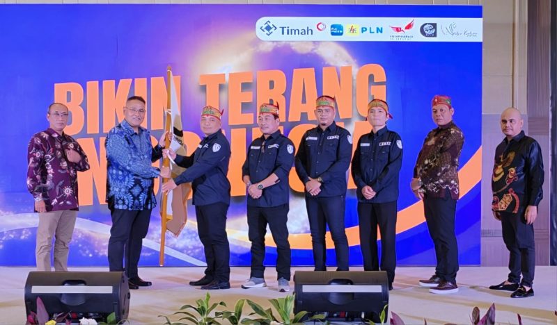 Ketua Jaringan Media Siber Indonesia (JMSI) Pusat, Teguh Santosa, melantik sejumlah pengurus JMSI Kalimantan Tengah (Kalteng) periode 2025-2030, di Ballroom The Acacia Hotel, Jakarta, Sabtu malam, 21 Juni 2025. Foto: JMSI Kalteng