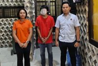 Seorang pelaku pencurian dengan kekerasan (curas) di Jalan Nangka IV, Lanjas, Teweh Tengah, Selasa, 24 Juni 2025, sekitar pukul 09.30 WIB, berinisial AA (31) saat digiring ruang tahanan Polres Barut. Foto: Satreskrim Polres Barut