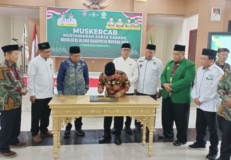 Bupati Mura Heriyus dalam kegiatan Muskercab) PCNU di Puruk Cahu