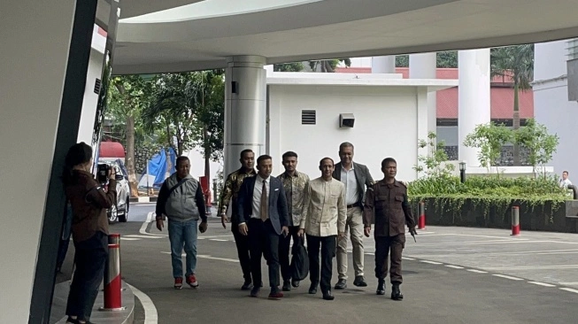Eks Mendikbudristek Nadiem Makarim sambangi Kejagung  (sumber: suara.com)
