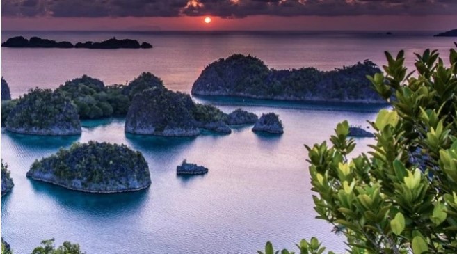Ilustrasi pemandangan laut di Raja Ampat [Suara.com/Istimewa]