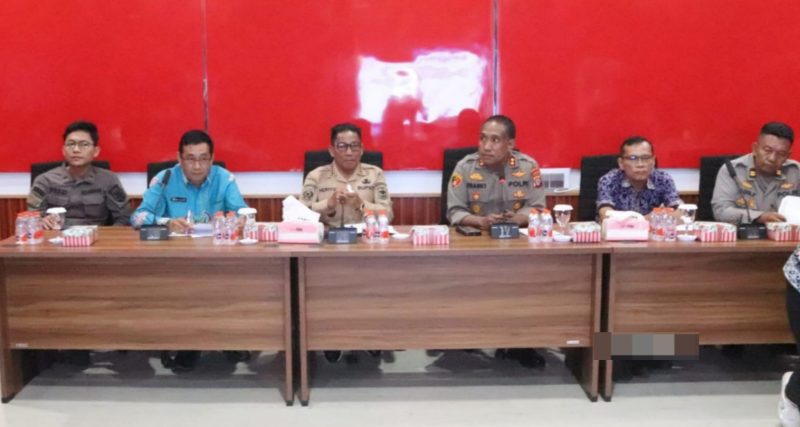 Terpadu Penanganan Konflik Sosial yang turut dihadiri oleh stakeholder terkait bertempat di kantor Kesbangpol Kab.Mura, Kamis (5/6/2025).