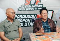 Wakil Ketua Tim Hukum Paslon Shalahuddin-Felix, Malik Muliawan ketika memberikan pres rilis di kantor pemenangan, Kamis(26/6/2025).Foto. Deni/1tulah.com