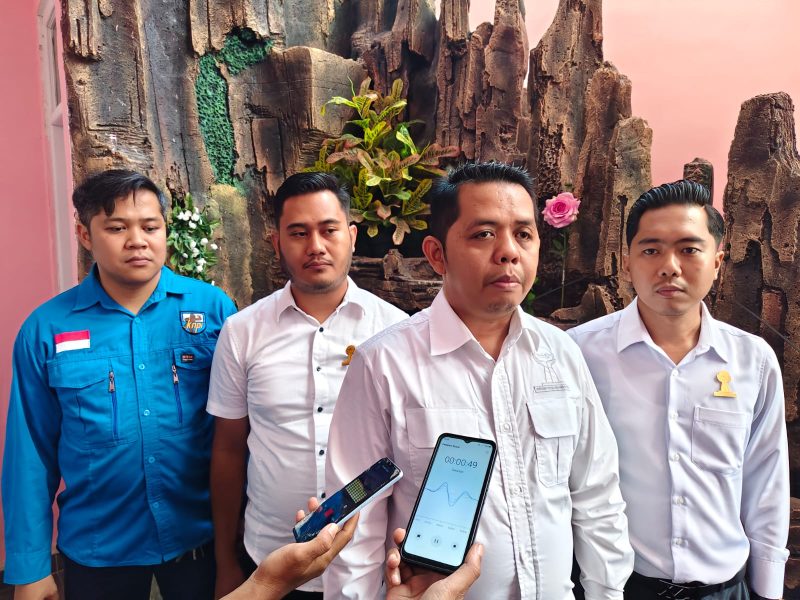 Ketua KKP HIPMI Kalteng, Akhmad Rusdianur saat konfrensi pers dengan media usai acara pembukaan Muscab, Kamis(26/6/25). Foto.Deni/1tulah.com