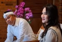 Sherly Tjoanda dan Dedi Mulyadi saat berjumpa di Pakuan [YouTube KDM]
