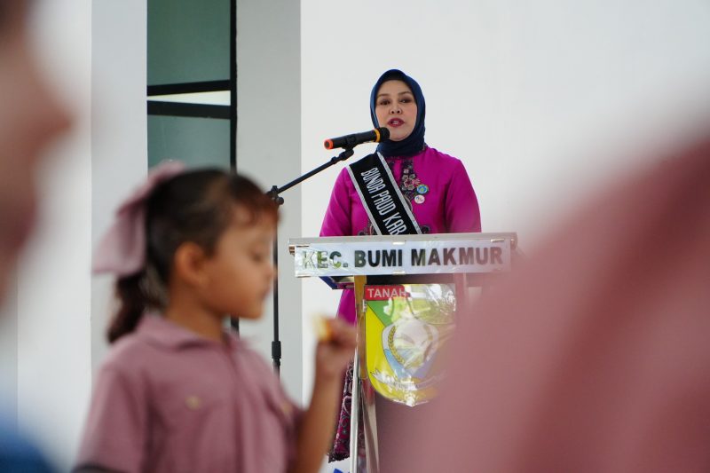 Sosialisasi Parenting sekaligus rencana dimulainya pembangunan TK Negeri Pembina di aula Kecamatan Bumi Makmur pada Kamis, 3 Juli 2025. Foto MC Tala