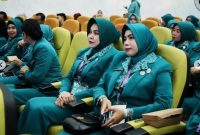 Ketua Tim Penggerak Pemberdayaan dan Kesejahteraan Keluarga (TP-PKK) Tanah Laut (Tala), Hj Dian Rahmat Trianto, turut hadir dalam Puncak Peringatan Hari Kesatuan Gerak (HKG) PKK Ke-53 yang dirangkai dengan Sidang Pleno Rapat Kerja Nasional (Rakernas) X PKK 2025 di Plenary Hall Sempaja, Samarinda, Kaltim, Selasa, 8 Juli 2025. Foto: MC Tala
