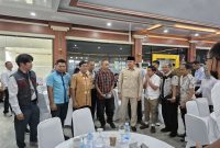 Bupati Tanah Laut (Tala), H Rahmat Trianto, mengajak puluhan badan usaha yang beroperasi di wilayahnya untuk lebih aktif berkontribusi terhadap pembangunan daerah. Foto: Istimewa