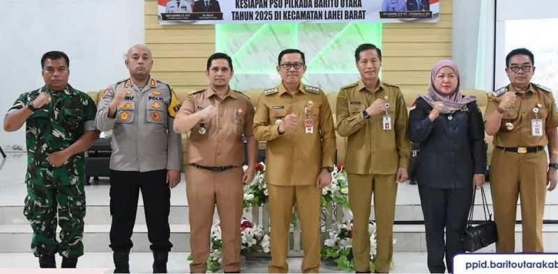 Pj Bupati Barito Utara (Barut), Kalteng, Indra Gunawan, melaksanakan kunjungan kerja ke Kecamatan Lahei Barat dan Lahei dalam rangka meninjau kesiapan pemungutan suara ulang (PSU) Pilkada 2024, Selasa, 15 Juli 2025. Foto: Diskominfosandi Barut