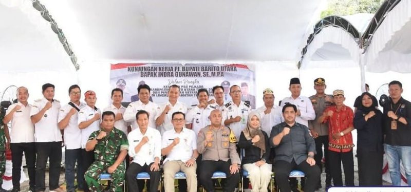 Pj Bupati Barito Utara (Barut), Kalteng, Indra Gunawan beserta jajaran, melanjutkan rangkaian kunjungan kerja hari ketiga, dengan meninjau langsung kesiapan pelaksanaan pemungutan suara ulang (PSU) Pilkada Barut 2024 di Kecamatan Teweh Selatan dan Teweh Baru, Rabu, 16 Juli 2025. Foto: Diskominfosandi Barut