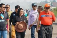 Dalam rangka menyukseskan pelaksanaan Batara Expo 2025, Pemkab Barito Utara (Barut), Kalteng, menggelar kegiatan kerja bakti massal yang dilaksanakan di lokasi eks Bandara Lama Beringin, Muara Teweh, pada Jumat pagi, 25 Juli 2025. Foto: Diskominfosandi Barut