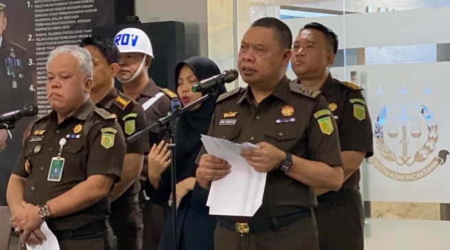 Direktur Penyidikan pada Jaksa Agung Muda Tindak Pidana Khusus Kejaksaan Agung, Abdul Qohar mengungkap peran Muhammad Riza Chalid dalam kasus dugaan korupsi Pertamina. (Suara.com/Faqih Fathurrahman)