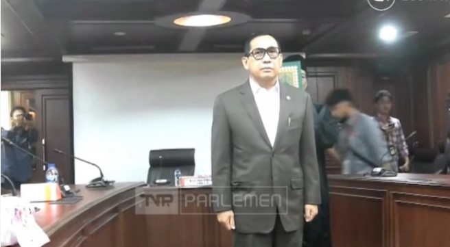 Anggota Komisi XIII DPR RI Prana Putra dilaporkan terkait dugaan memeragakan gestur jari tak senonoh saat live TikTok. (tangkap layar)