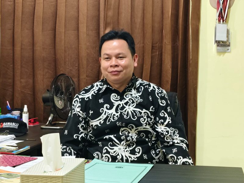 Komisionir Bawaslu Barito Utara, Adi Santoso. Foto. Delia/1tulah.com